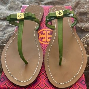 Tory Burch Leaf Green Leighanne Flat